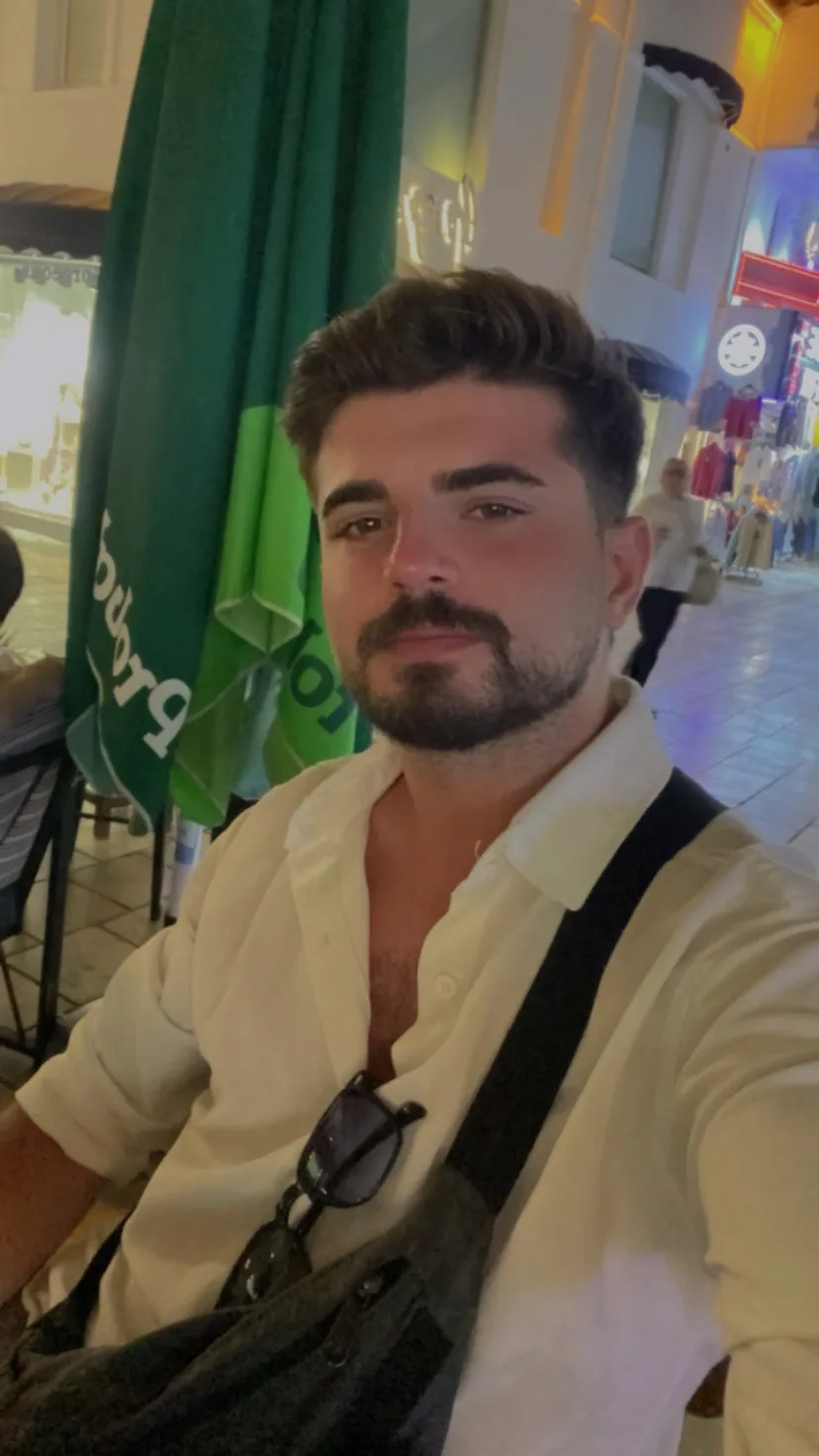 Tolunay ÇONOĞLU — Kurucu Ortak · Baş Stilist